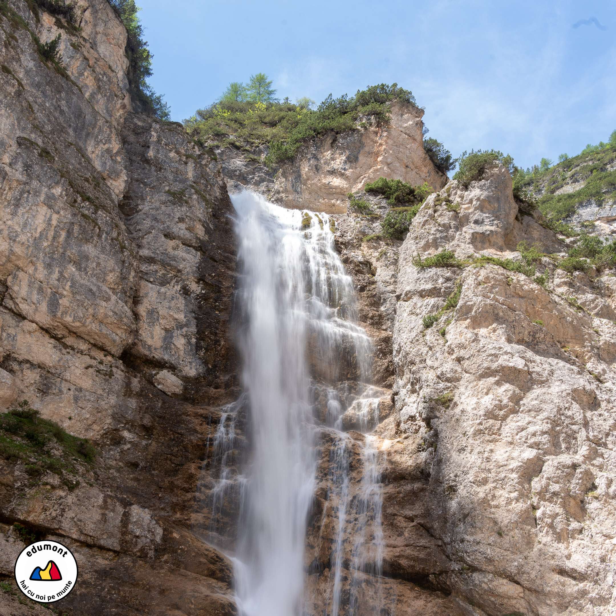 55 Tură de via ferrata pentru începători la Cascate di Fanes, în excursie în munții Dolomiți